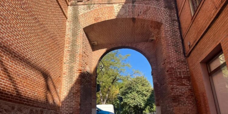 Alcalá prepara la restauración del arco de San Bernardo con una inversión de casi 37.000 euros 1 Foto: Ayuntamiento de Alcalá