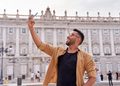 La Comunidad de Madrid reforma su Ley de Turismo para regular los hostales y las áreas de autocaravanas y ampliar los derechos de los viajeros