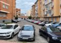 Alcalá aprueba la reforma de Vicente Espinel y Gran Capitán con cambios en los aparcamientos y las aceras 8 Aparcamiento entre edificios de viviendas en el entorno de Reyes Católicos de Alcalá de Henares