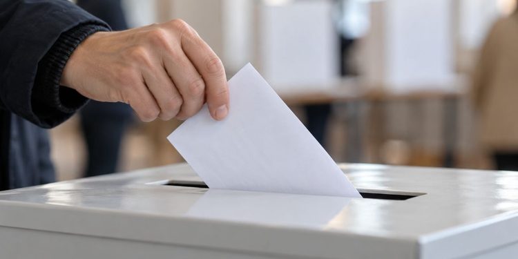 Los vecinos de Alcalá desplazados temporalmente al extranjero tienen hasta el 31 de octubre para solicitar el voto 1 voto